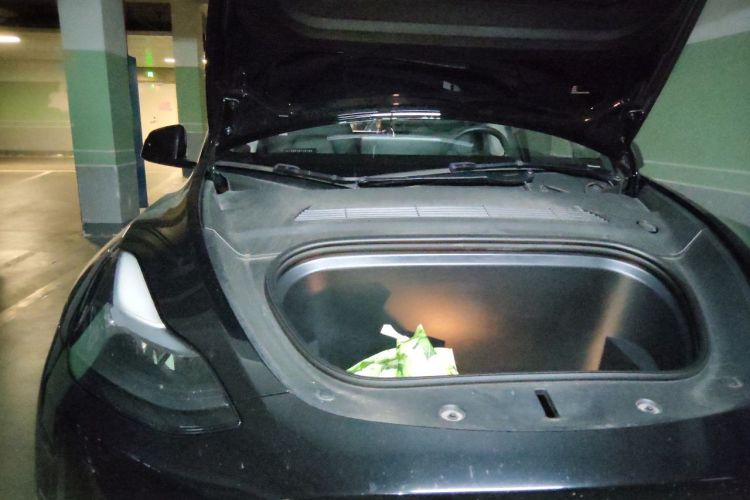 Tesla Model Y 2023 car image #28