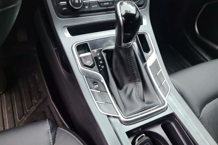 GEELY Emgrand 2021 car image #18