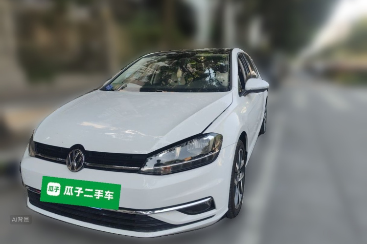 Volkswagen Golf 2018 car image #2