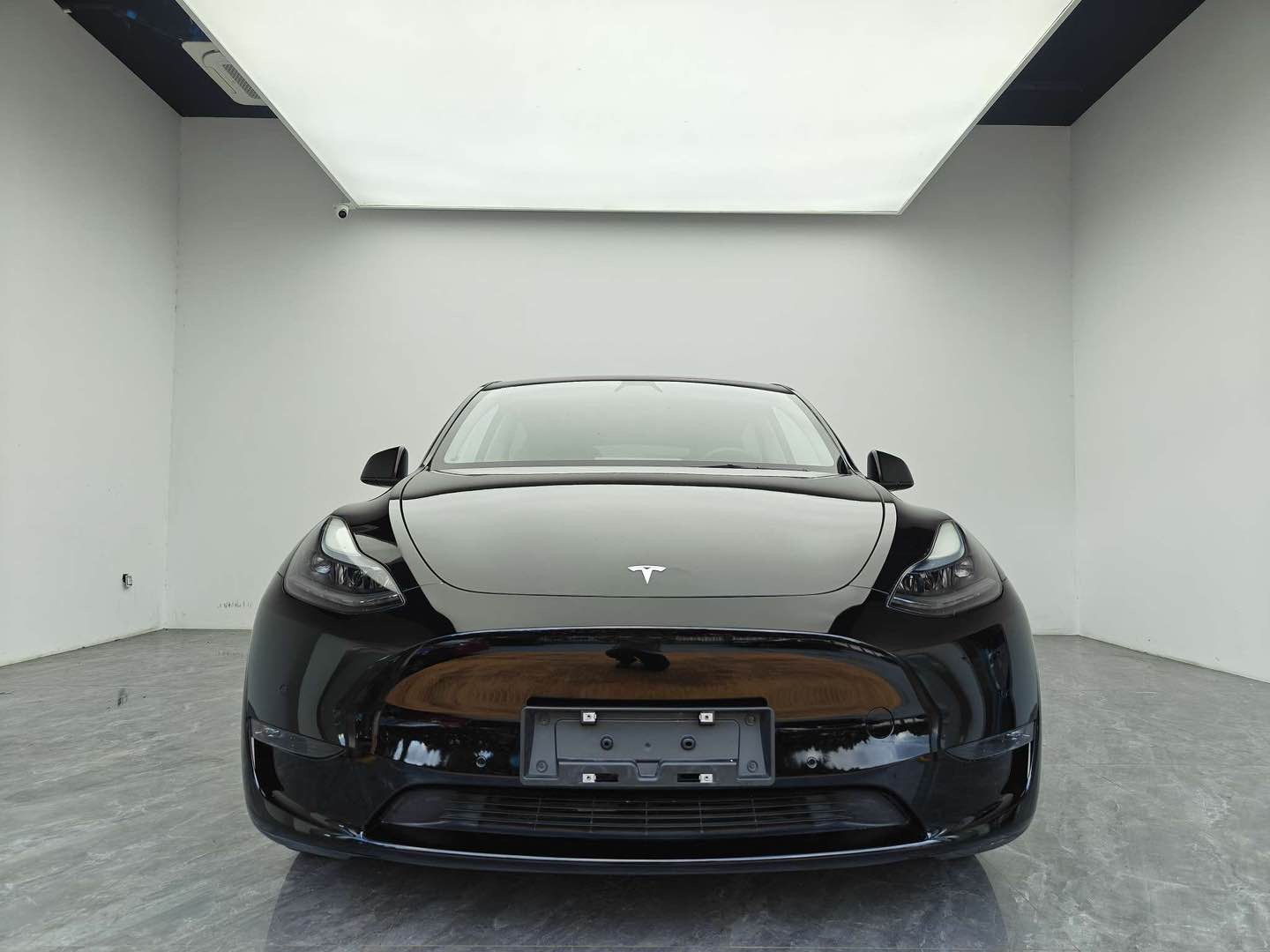 Tesla Model Y 2022 #2 Tesla Model Y 2022 car image #2