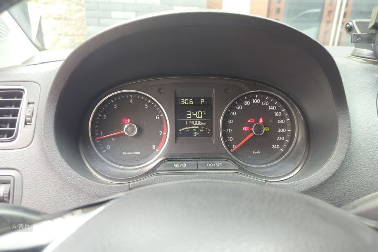 Volkswagen Polo 2014 car image #13