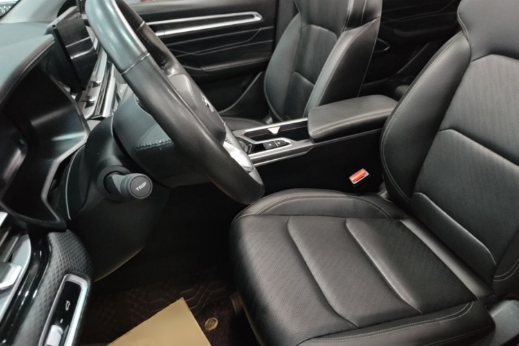 GEELY Emgrand 2022 #15 GEELY Emgrand 2022 car image #15