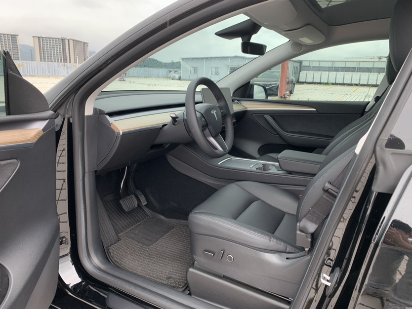 Tesla Model Y 2023 #7 Tesla Model Y 2023 car image #7