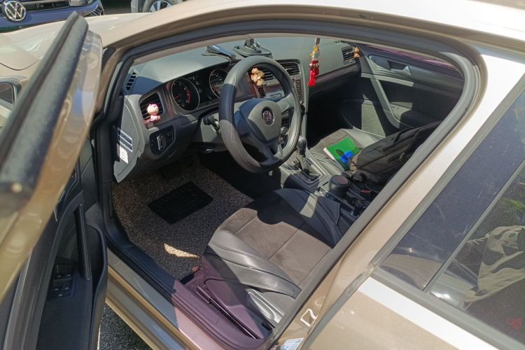 Volkswagen Golf 2016 car image #9