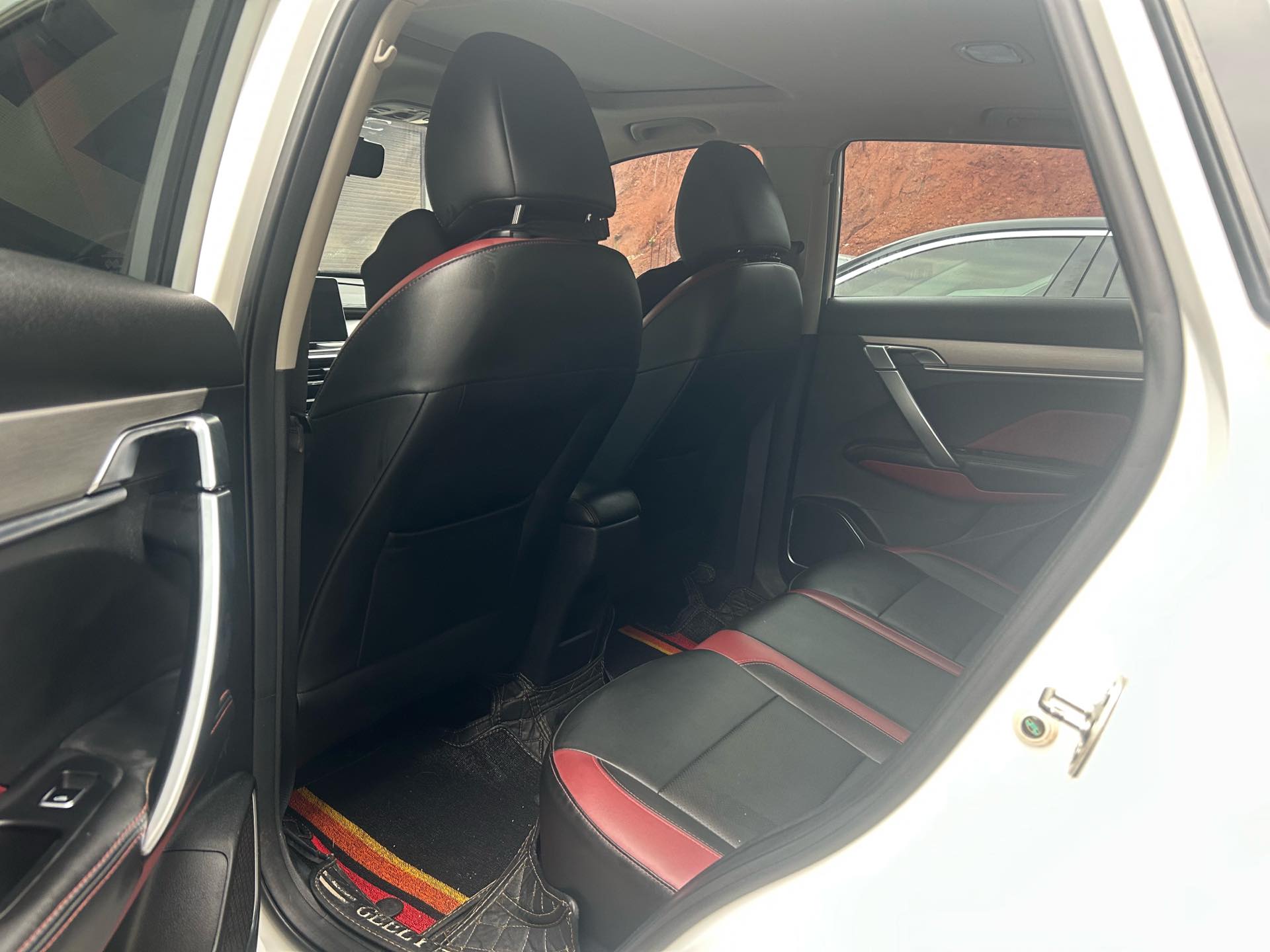 GEELY Coolray 2022 image de voiture #8