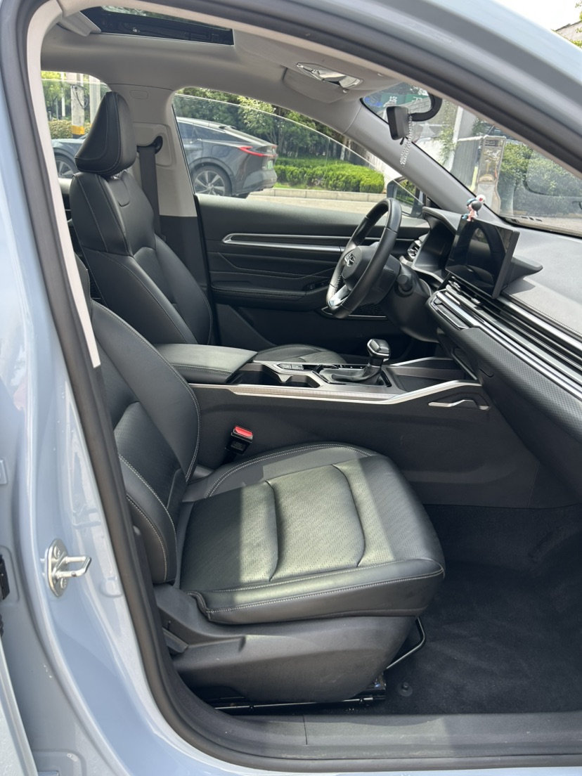 GEELY Emgrand 2023 #9 GEELY Emgrand 2023 car image #9