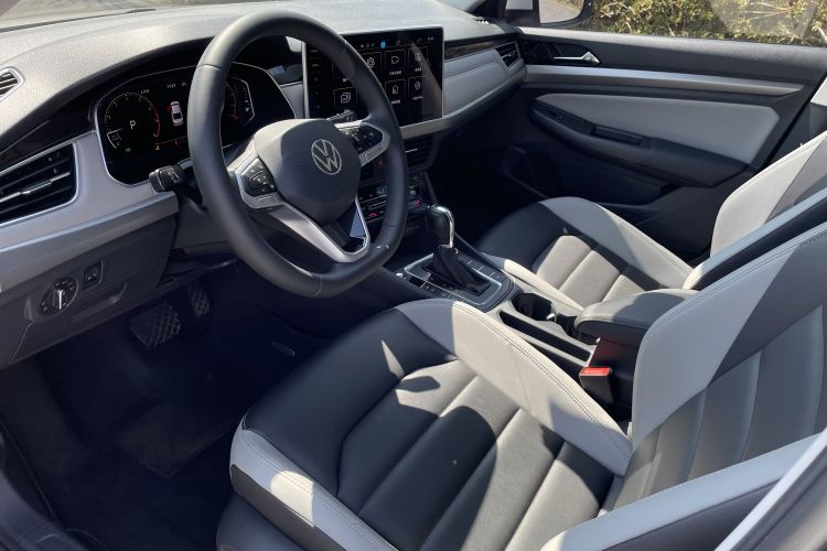 Volkswagen Bora 2023 imagen de coche #10