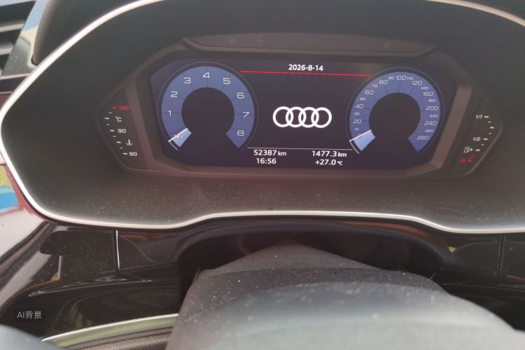 Audi Q3 2019 car image #14