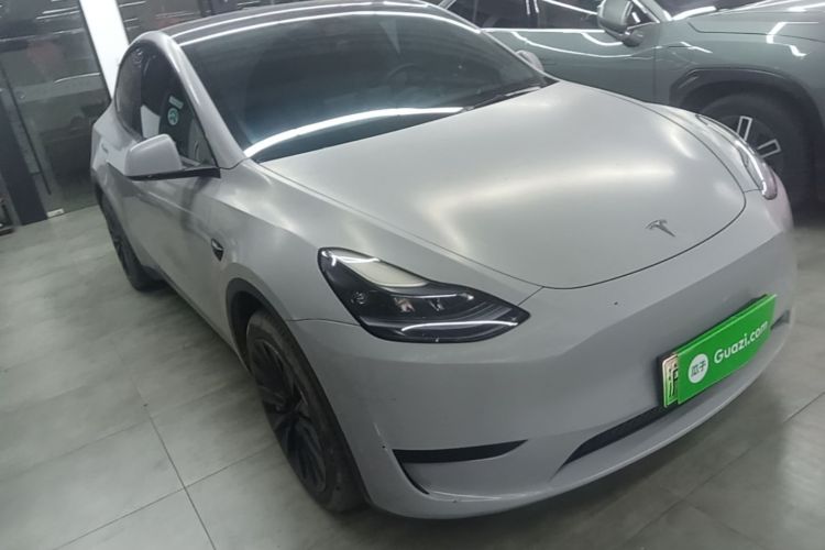 Tesla Model Y 2023 #4 Tesla Model Y 2023 car image #4