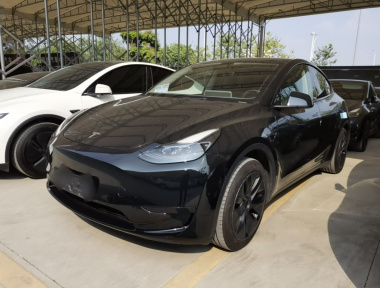 Tesla Model Y 2024 Tesla Model Y 2024 immagine di auto