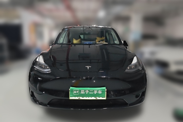 Tesla Model Y 2023 car image #3