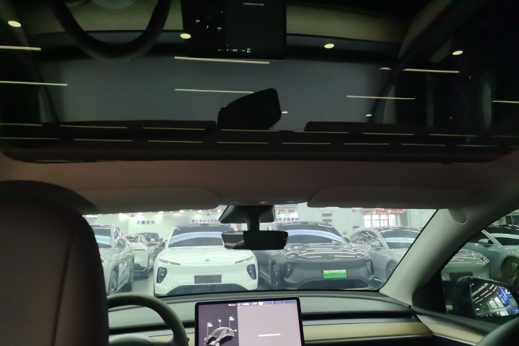 Tesla Model Y 2021 #18 Tesla Model Y 2021 car image #18
