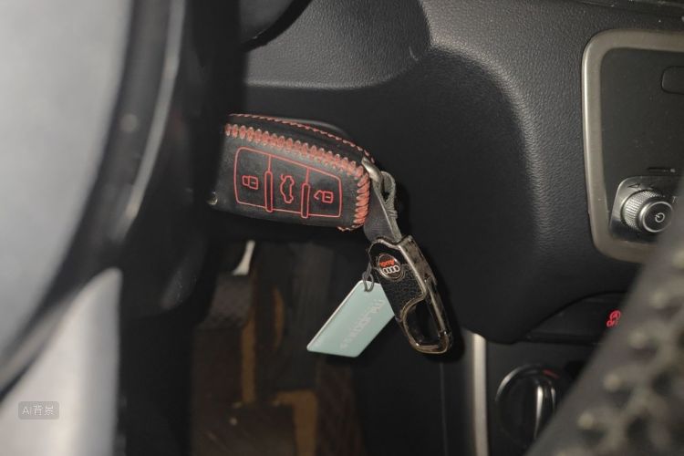 Audi Q3 2016 car image #10