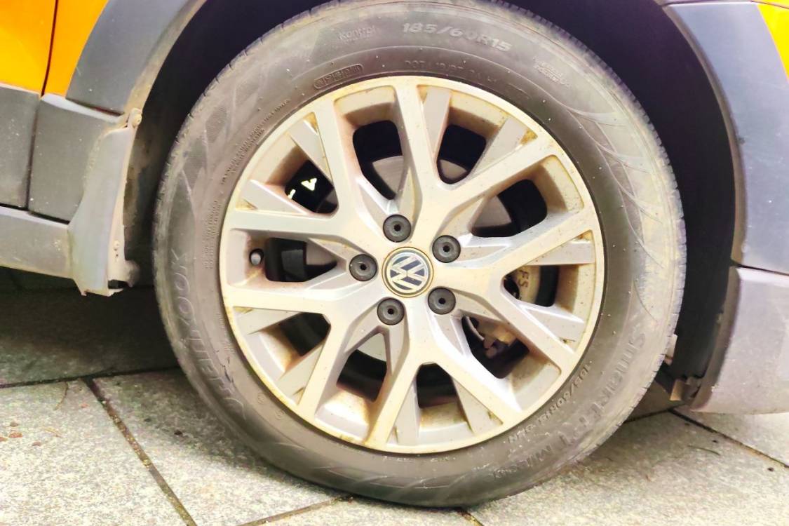 Volkswagen Polo 2015 car image #9