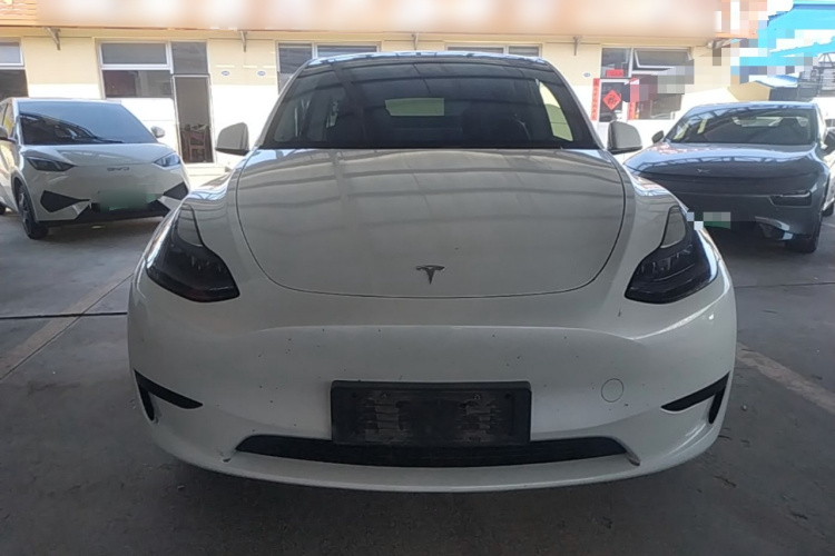 Tesla Model Y 2024 #3 Tesla Model Y 2024 car image #3