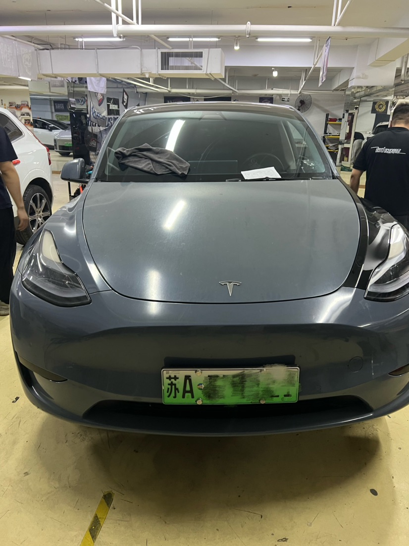 Tesla Model Y 2023 #4 Tesla Model Y 2023 car image #4
