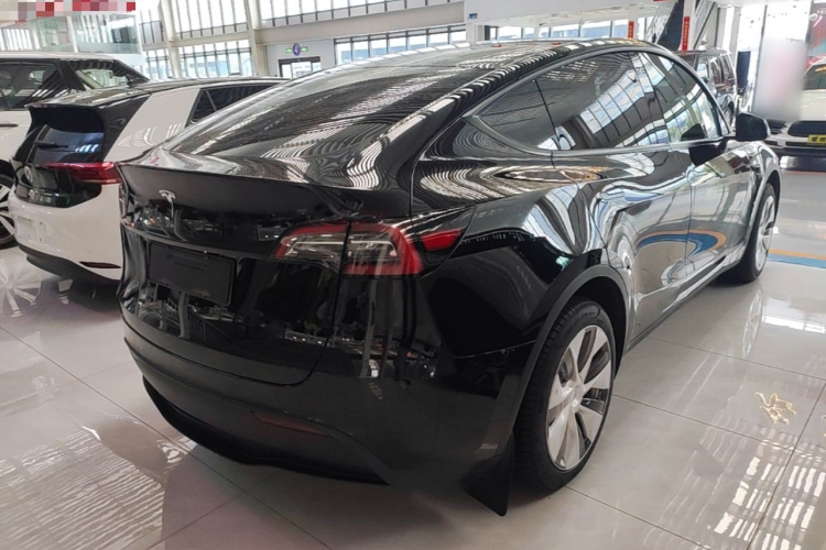 Tesla Model Y 2022 car image #5