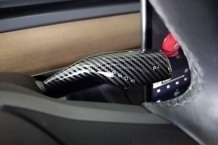 Tesla Model 3 2023 car image #14