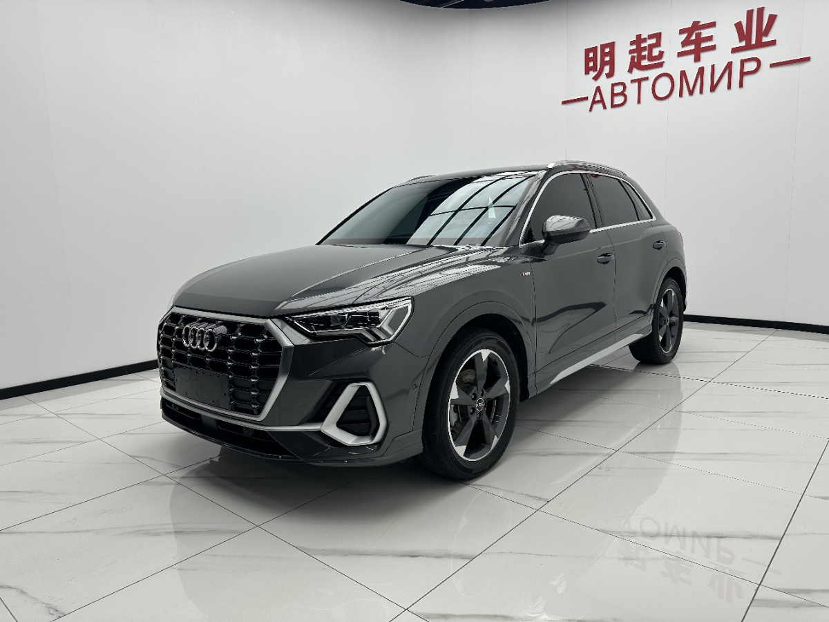 Audi Q3 2022 car image #4