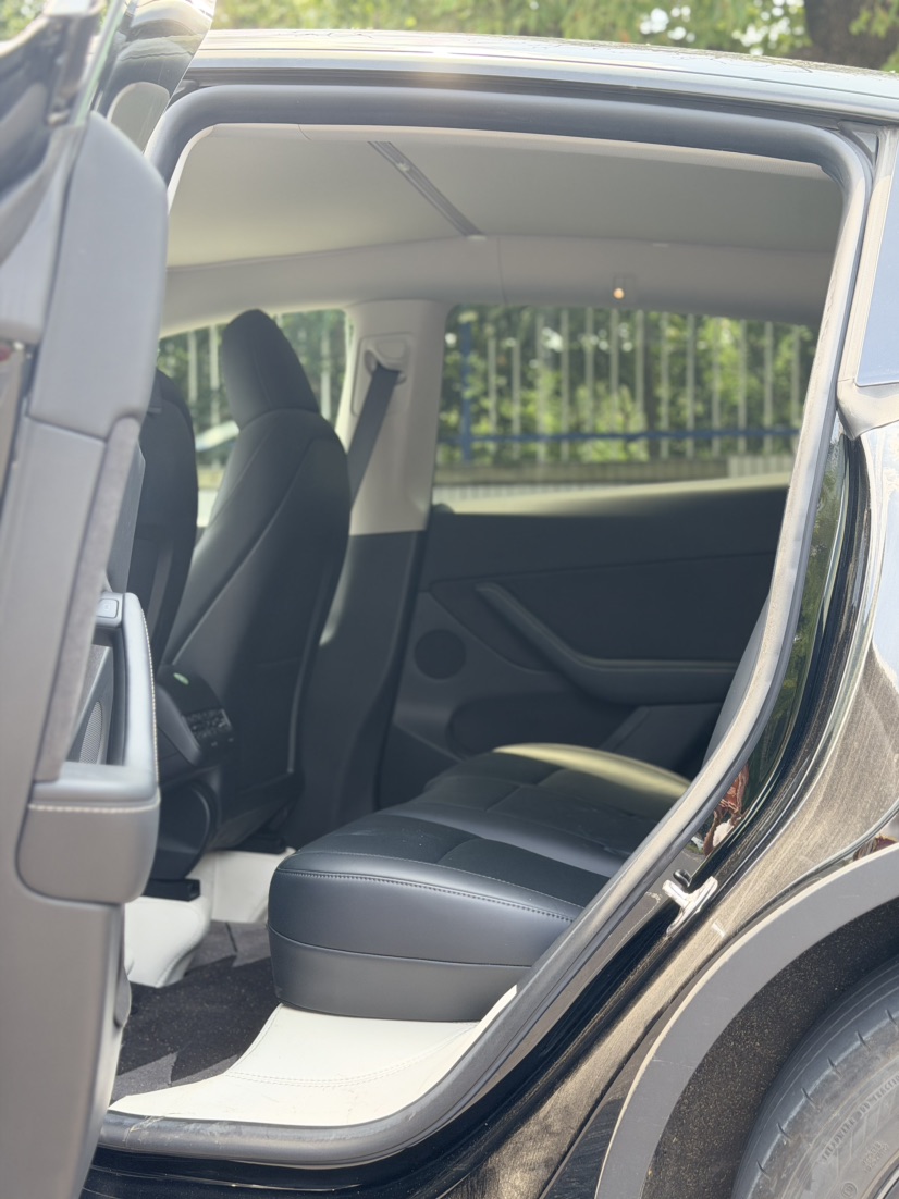 Tesla Model Y 2023 #7 Tesla Model Y 2023 car image #7
