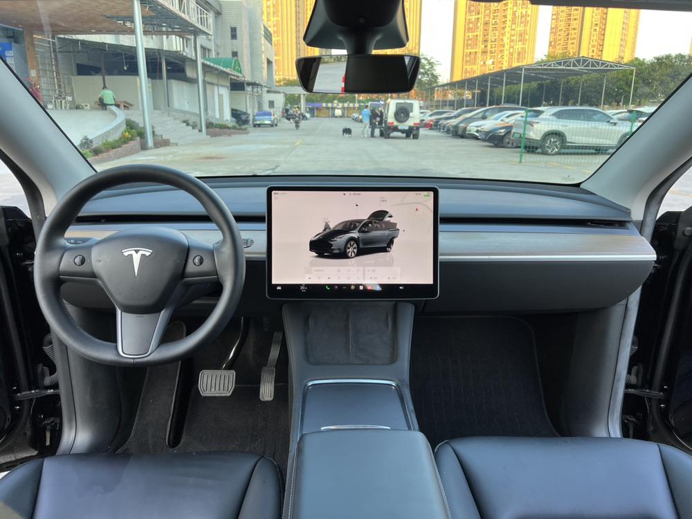 Tesla Model Y 2022 #13 Tesla Model Y 2022 car image #13