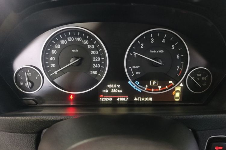 BMW 3 Series 2017 immagine di auto #12