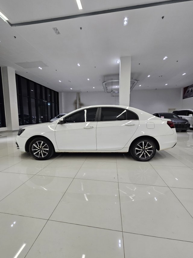 GEELY Emgrand 2019 #2 GEELY Emgrand 2019 car image #2
