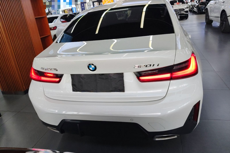 BMW 3 Series 2024 car image #6