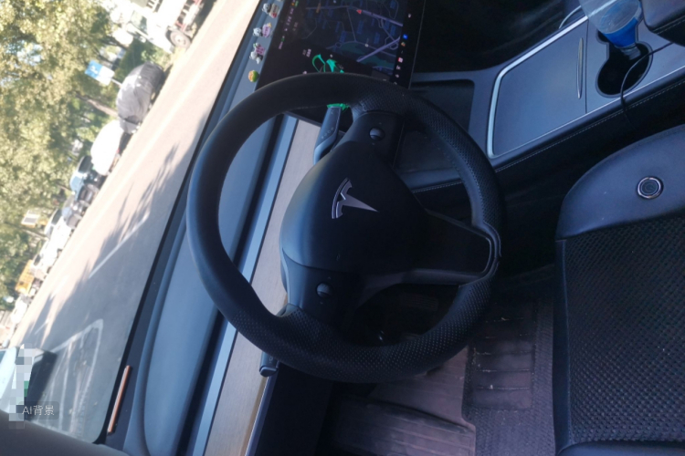 Tesla Model Y 2021 #12 Tesla Model Y 2021 car image #12