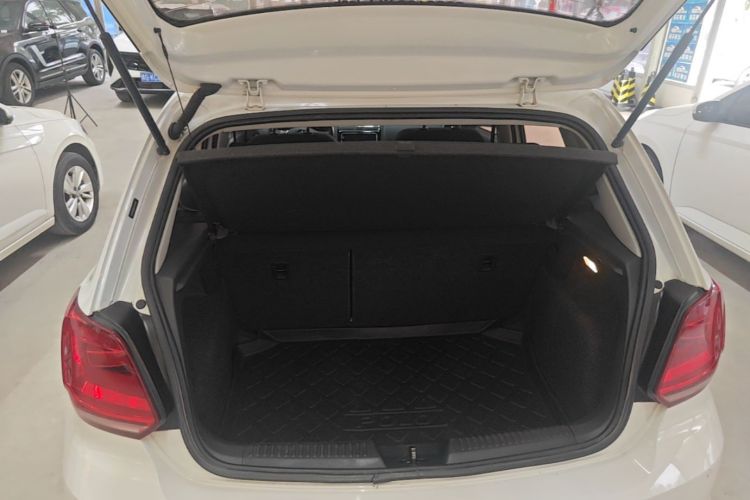 Volkswagen Polo 2018 car image #19