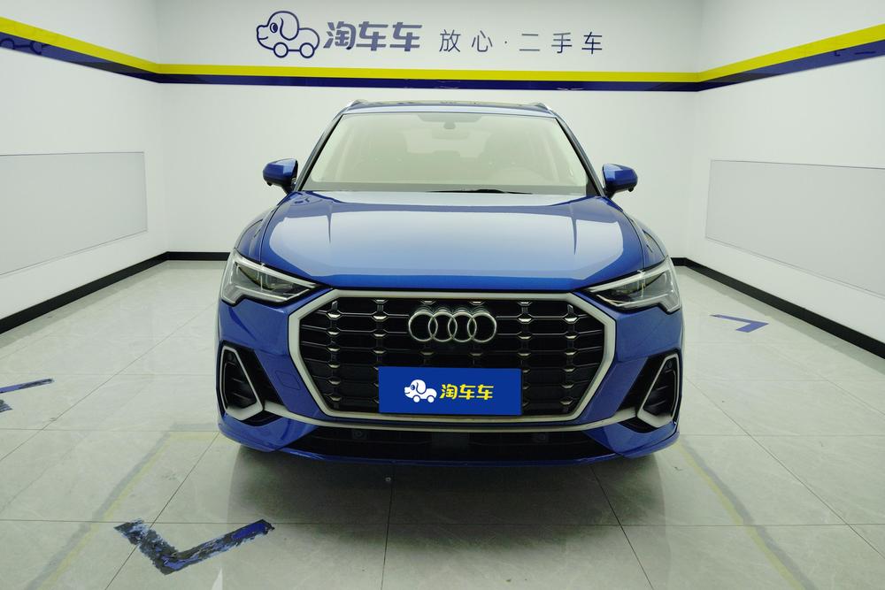 Audi Q3 2020 car image #2