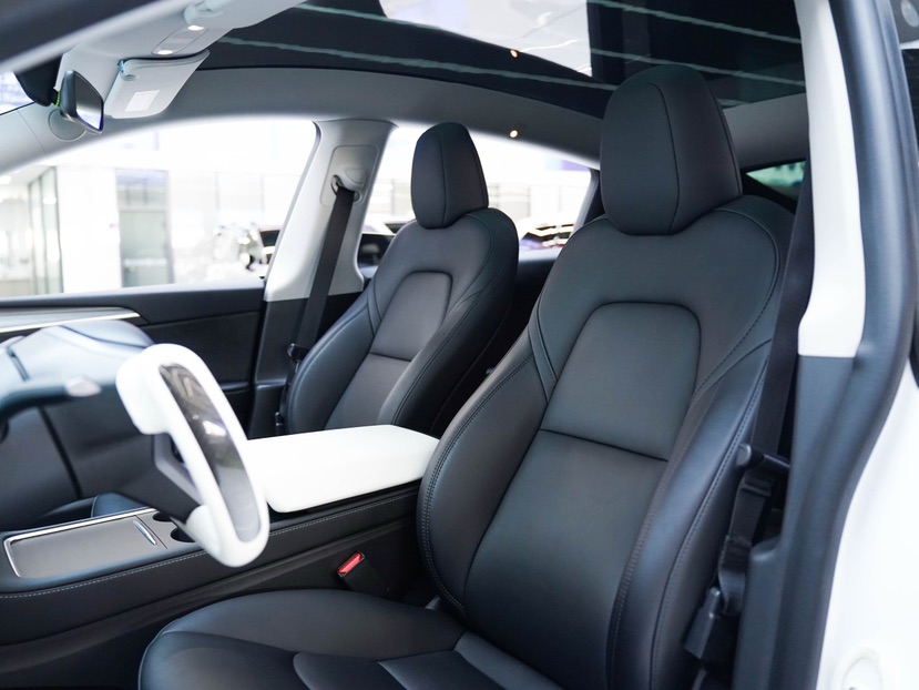 Tesla Model Y 2024 #4 Tesla Model Y 2024 car image #4