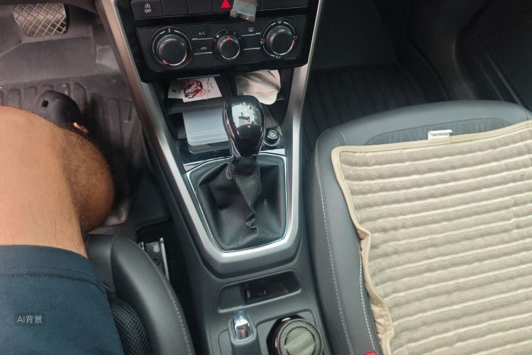 Volkswagen T-Cross 2020 car image #16