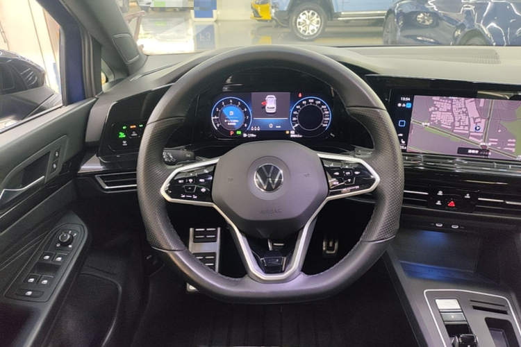 Volkswagen Golf 2021 car image #15