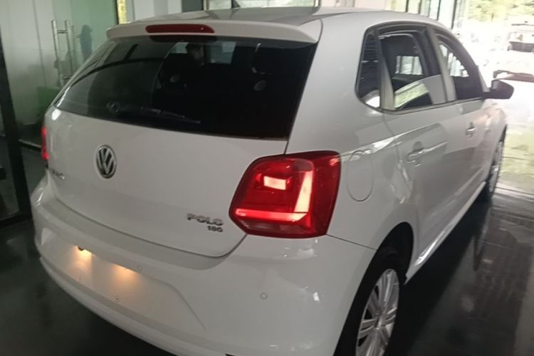 Volkswagen Polo 2016 car image #5