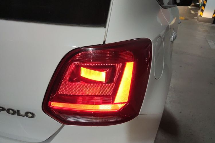 Volkswagen Polo 2017 car image #8