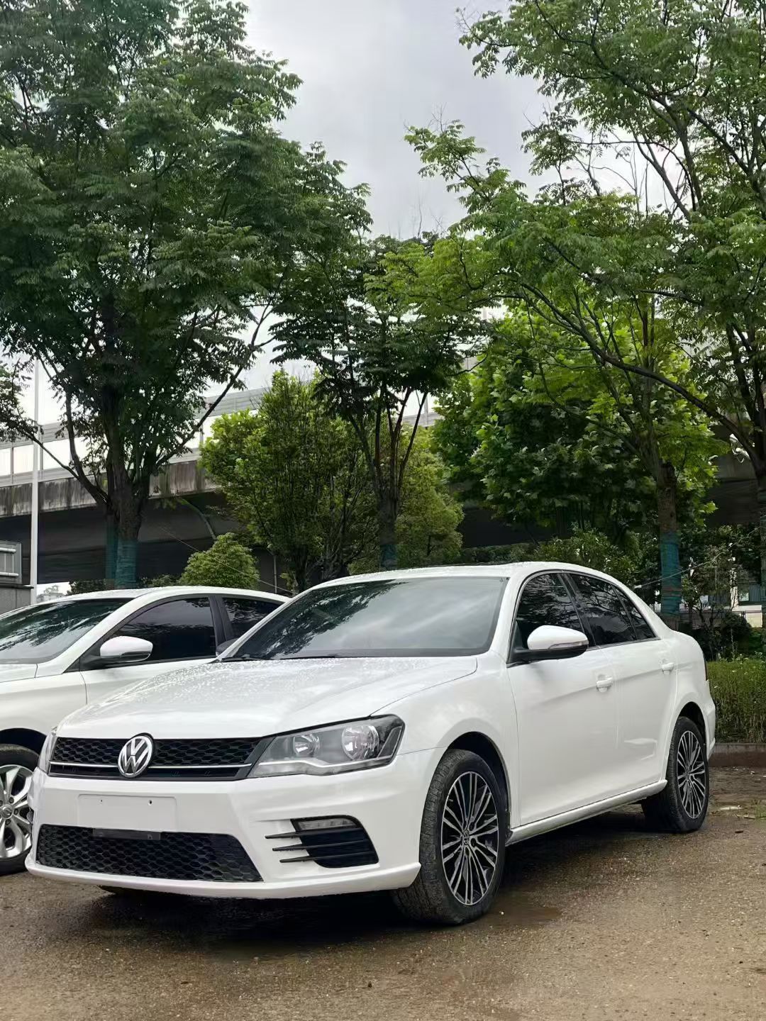 2015 2015 car image