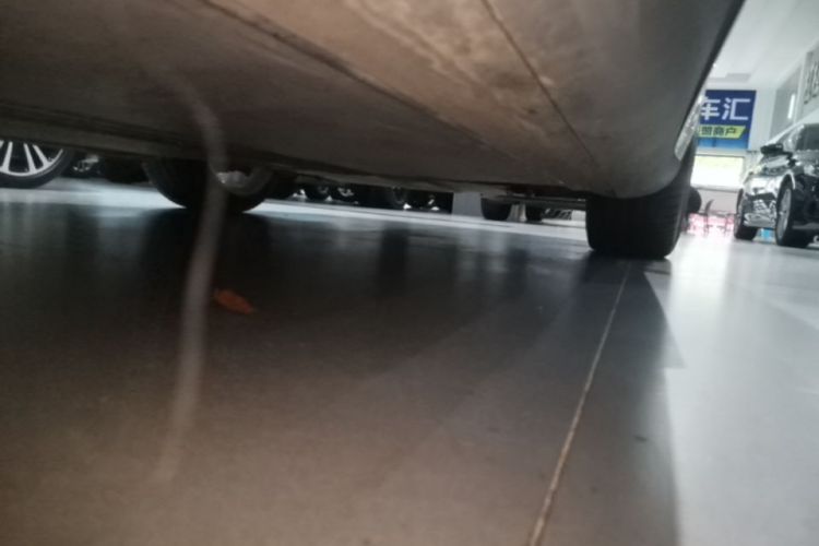 Tesla Model Y 2024 car image #23