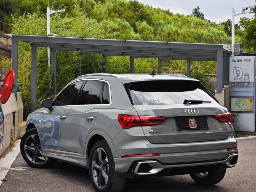Audi Q3 2024 car image #4