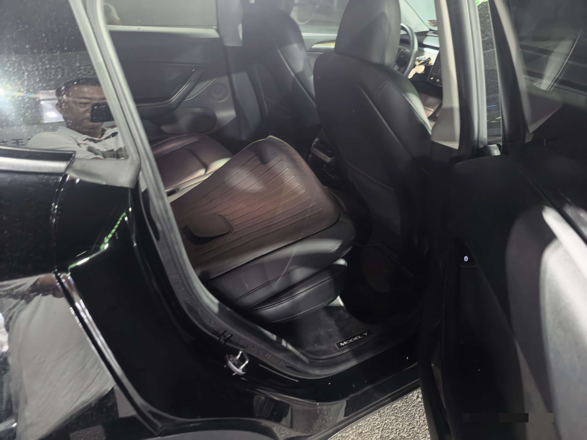 Tesla Model Y 2023 imagen de coche #6