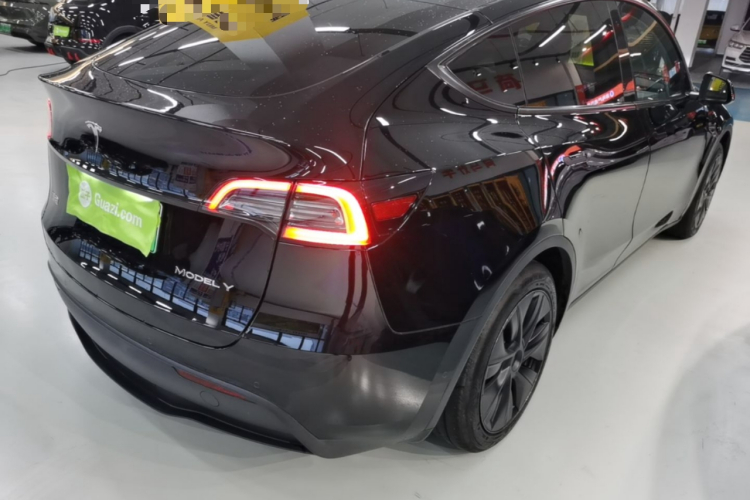 Tesla Model Y 2024 #7 Tesla Model Y 2024 car image #7