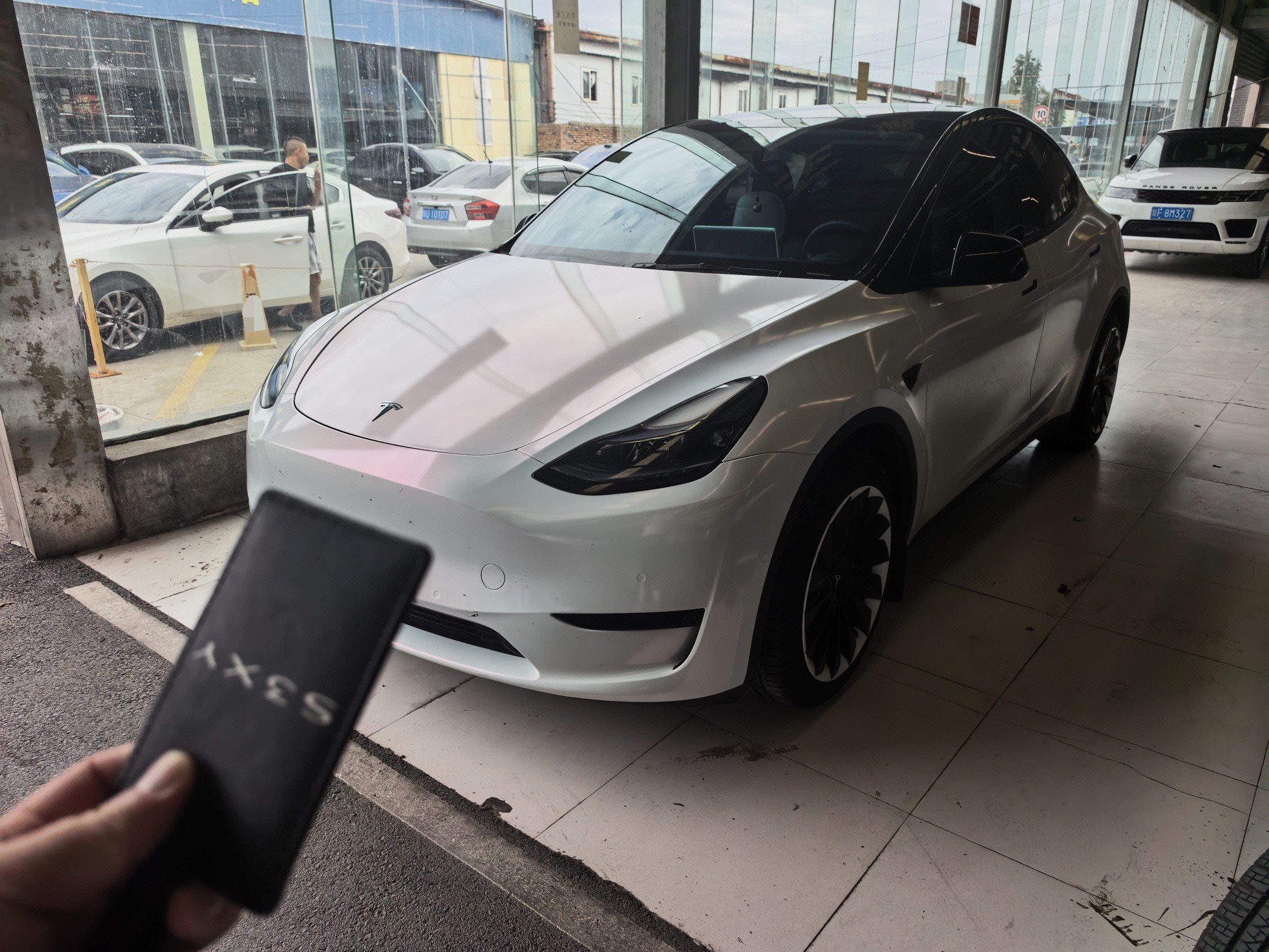 Tesla Model Y 2023 car image 
