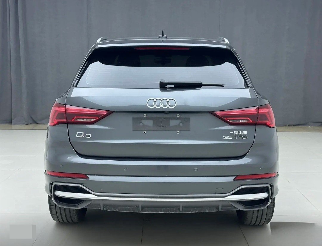 Audi Q3 2023 car image #5