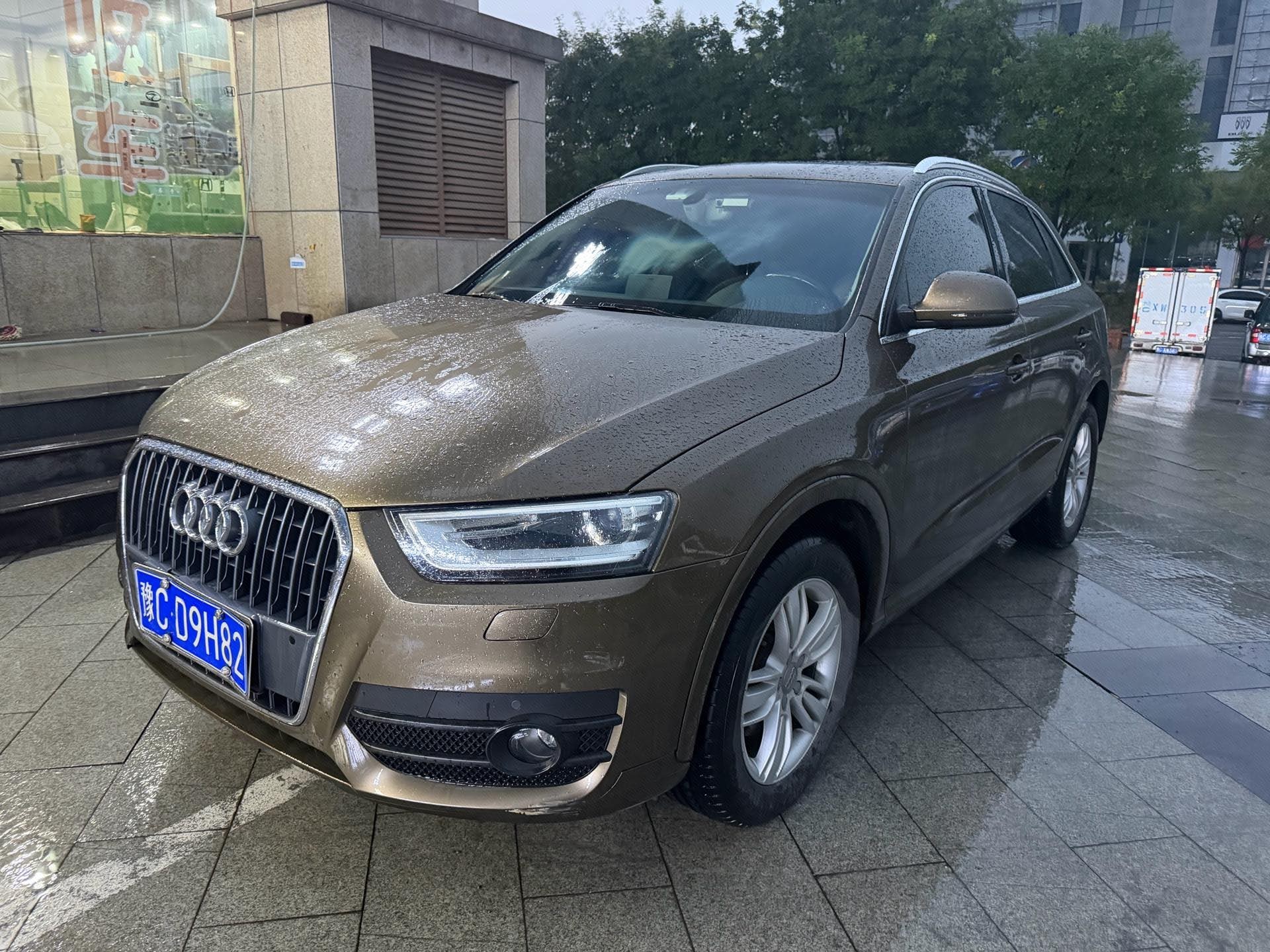 Audi Q3 2015 car image 