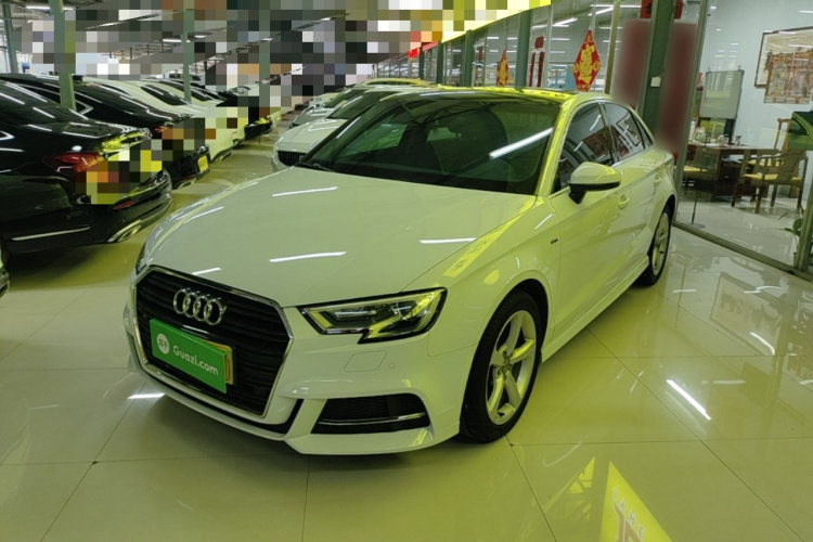 Audi A3 2018 car image #2