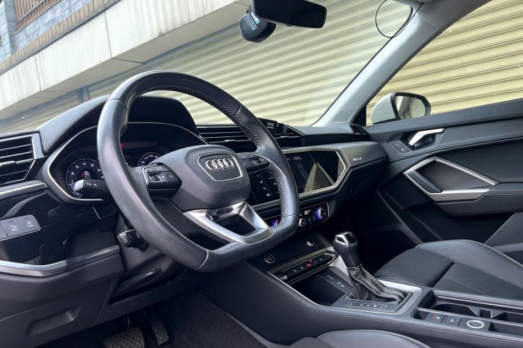 Audi Q3 2021 #18 Audi Q3 2021 car image #18