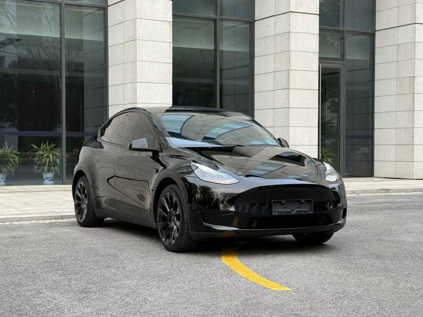 Tesla Model Y 2023 car image #5