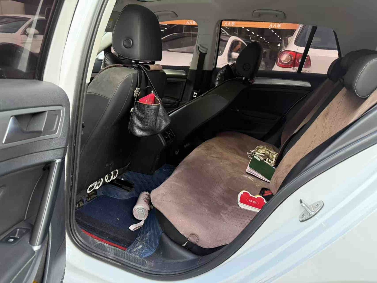 Volkswagen Golf 2018 car image #5