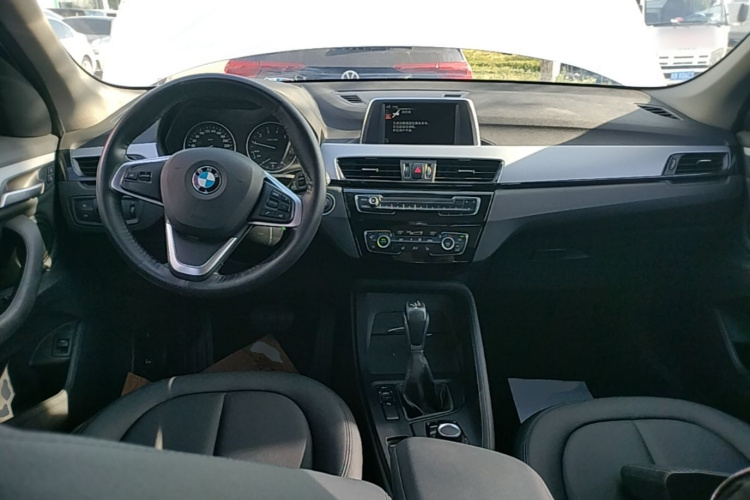 BMW X1 2017 car image #10
