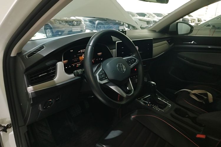 Volkswagen Bora 2023 car image #10